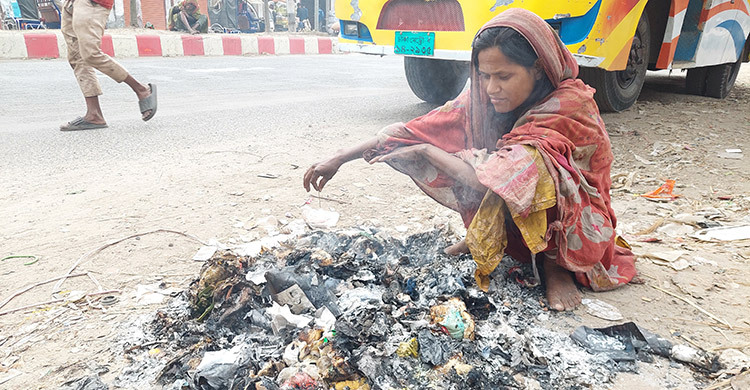 বাড়ছে শীত, কমছে কম্বল