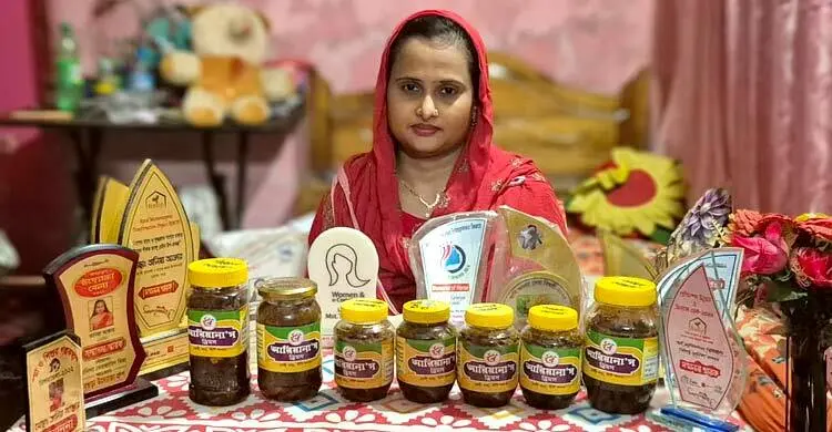 ৫ হাজারে শুরু করে তানিয়ার এখন লাখ টাকার আচার ব্যবসা