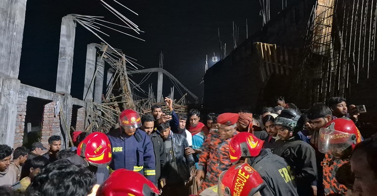 বগুড়ায় নির্মাণাধীন হিমাগারের ছাদ ধসে শ্রমিকের মৃত্যু, আহত ৪