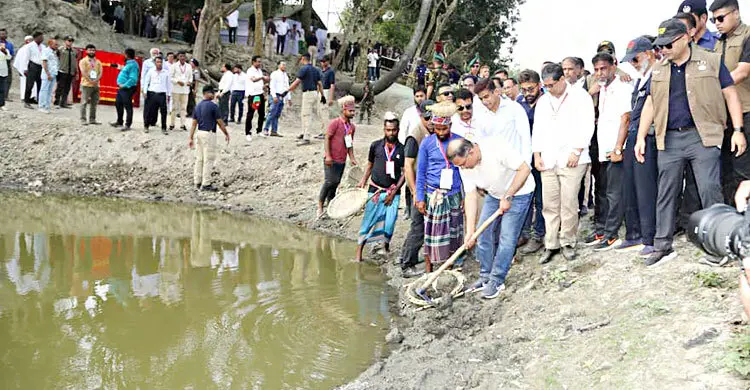গাবতলীতে খাল খননের উদ্বোধন করলেন প্রধানমন্ত্রী