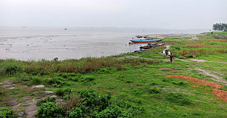 ঝড়ে যমুনায় যাত্রীবাহী নৌকাডুবি, নিখোঁজ ১