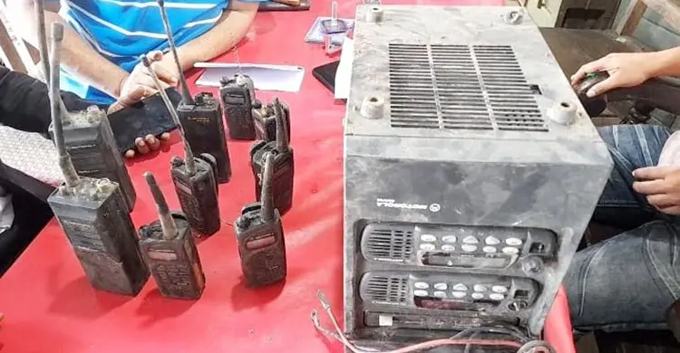 ১৯ বছর পর বেতার যন্ত্রপাতি ফেরত পেলেন সাবেক এমপি লালু