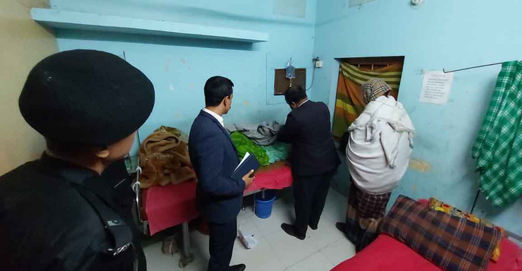 বগুড়ায় দুই ক্লিনিক ও ব্লাড ব্যাংককে সাড়ে ৩ লাখ টাকা জরিমানা