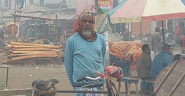 বাড়ছে শীত, কমছে কম্বল