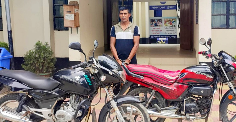 আদালত প্রাঙ্গণ থেকে হাতকড়া খুলে পালালেন আসামি