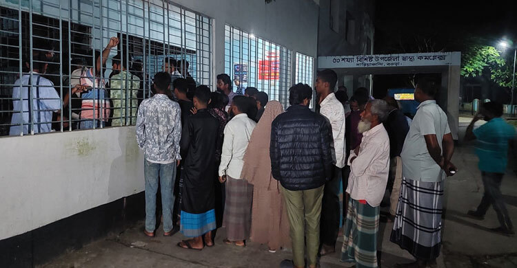 বগুড়ায় মুরগি চুরি নিয়ে বিরোধ, কাঠমিস্ত্রীকে কুপিয়ে হত্যা