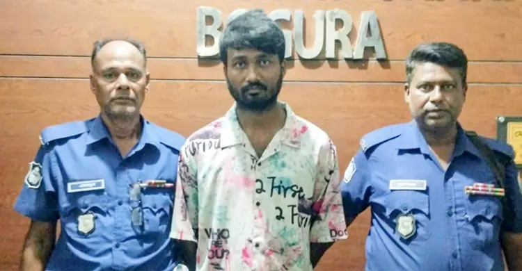 এইচএসসি ফরমের টাকা আত্মসাৎ, অপারেটর গ্রেফতার