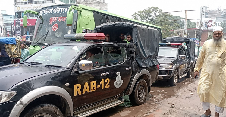 বগুড়ায় বিশেষ টহলে র&zwnj;্যাব