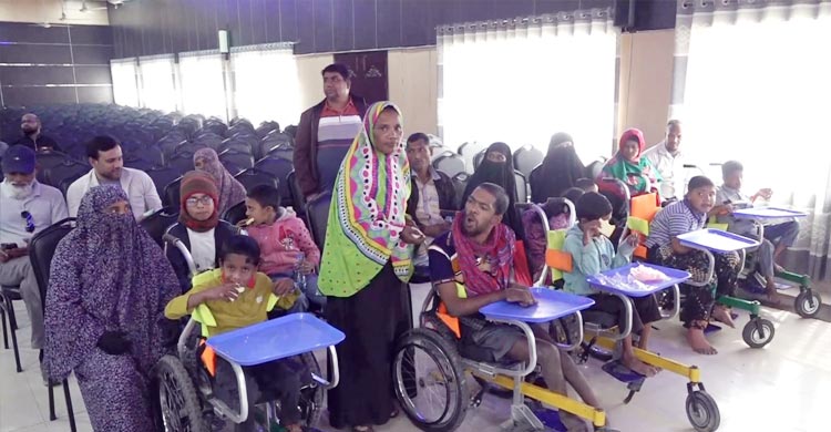 তারেক রহমানের দেওয়া হুইলচেয়ার পেলো প্রতিবন্ধী ১০ শিশু-কিশোর