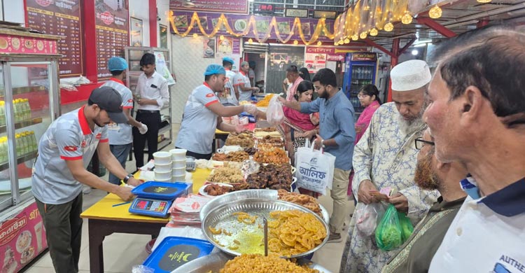 এলাকা-দোকান ভেদে ইফতার সামগ্রীর দামে দ্বিগুণ ফারাক