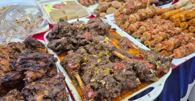 এলাকা-দোকান ভেদে ইফতার সামগ্রীর দামে দ্বিগুণ ফারাক