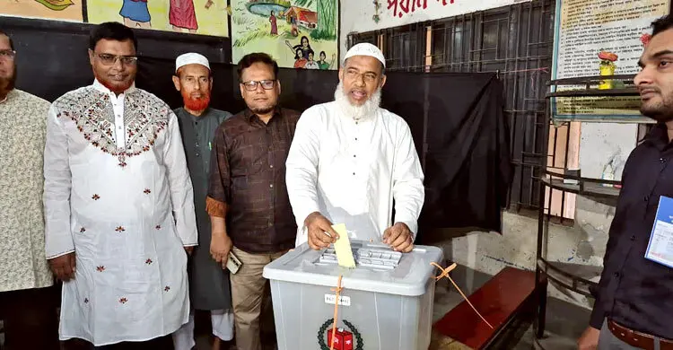 বগুড়া-৬: ভোট দিয়ে জয়ের ব্যাপারে আশা প্রকাশ জামায়াত প্রার্থীর