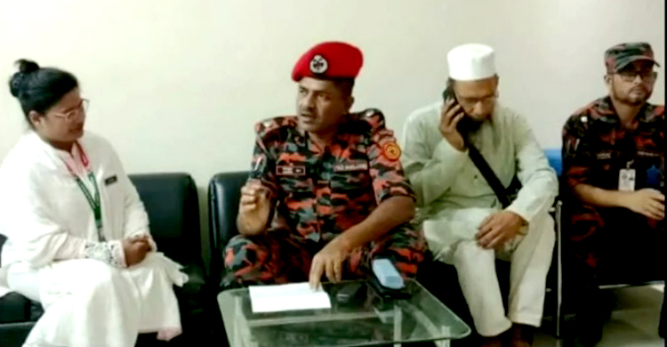 ভৈরবে ট্রেন দুর্ঘটনা তদন্তে ফায়ার সার্ভিসের টিম