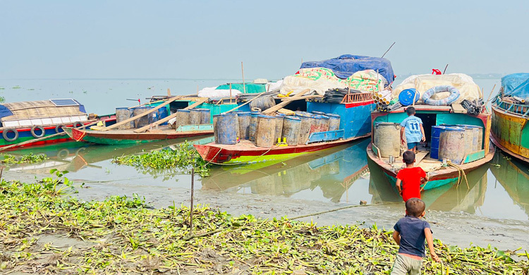 ডাকাতের ভয়ে ভৈরব-তাহিরপুরে নৌ চলাচল বন্ধ