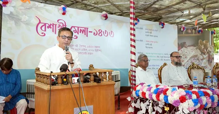 বাংলা একাডেমিতে চলছে বৈশাখী মেলা, বসেছে ১৬০ স্টল