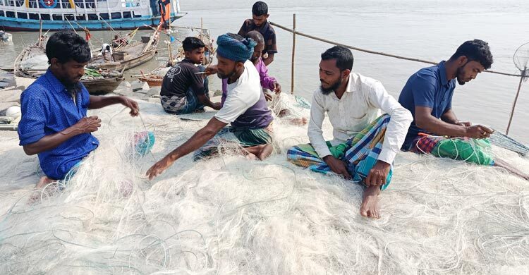 মেঘনা-তেঁতুলিয়ায় মাছ ধরায় দুই মাসের নিষেধাজ্ঞা