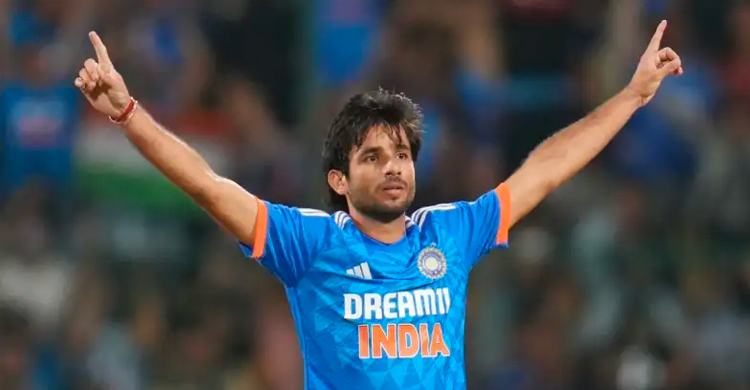 বিশ্বের এক নম্বর বোলারকে বাদ দিলো ভারত