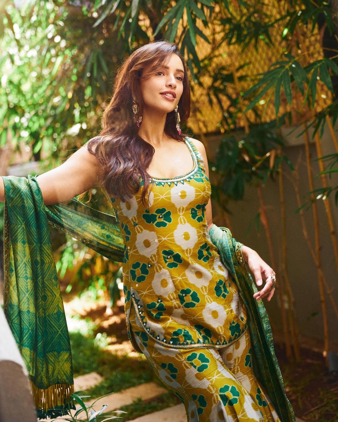 তৃপ্তি যেন গ্রীষ্মের এক শান্ত বিকেলের প্রতিচ্ছবি