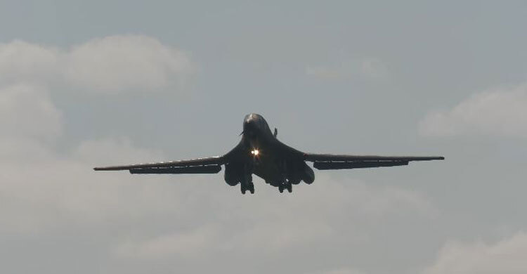 US B-1B bomber flies off Venezuela coast, tracking shows