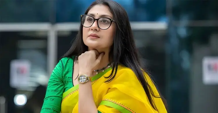 বাবাকে হারিয়ে আবেগঘন চিঠি বন্যা মির্জার