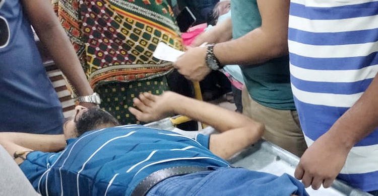 বনশ্রীতে দুর্বৃত্তের গুলিতে স্বেচ্ছাসেবক দলের নেতা আহত