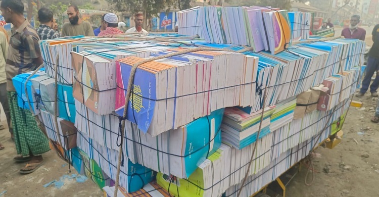 ভাঙারি দোকানে মিললো মাদরাসার সরকারি ৮ হাজার বই