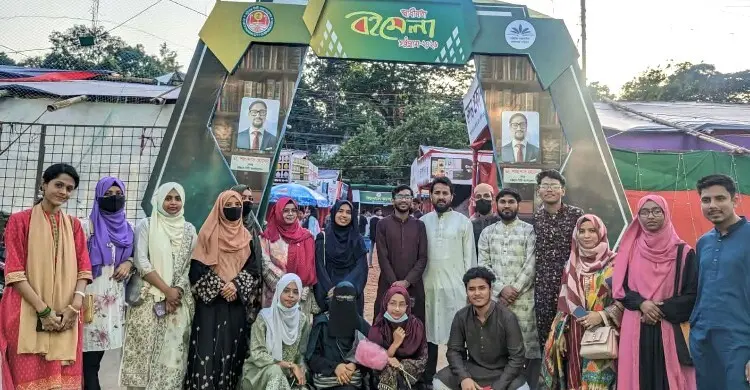 স্বাধীনতা বইমেলা: গড়ে উঠুক বইয়ের রাজ্য