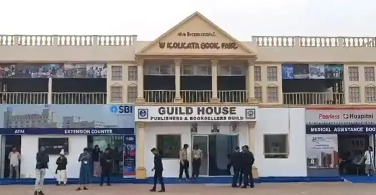 বাংলাদেশ প্যাভিলিয়ন ছাড়াই বইমেলার উদ্বোধন করলেন মমতা