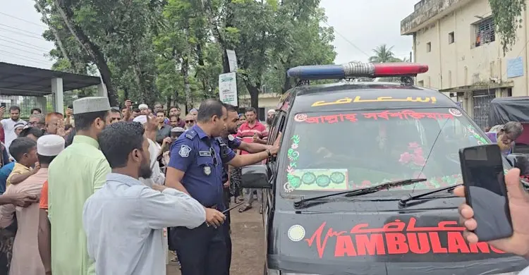 বরগুনায় মর্গ থেকে গৃহবধূর মরদেহ নিতে গিয়ে দুই পক্ষের হাতাহাতি