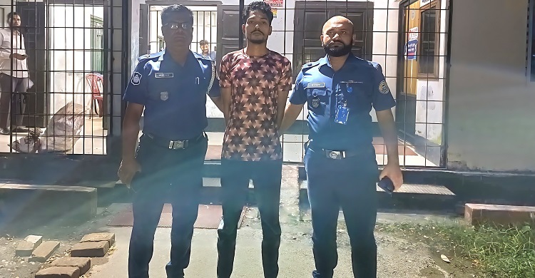 আদালত চত্বর থেকে হাতকড়া খুলে পালানো আসামি গ্রেফতার