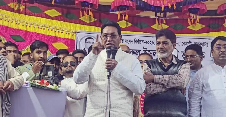 ‘হিন্দু ভাইদের দিকে বাঁকা করে তাকালে চোখ উঠাইয়া ফেলাবো’