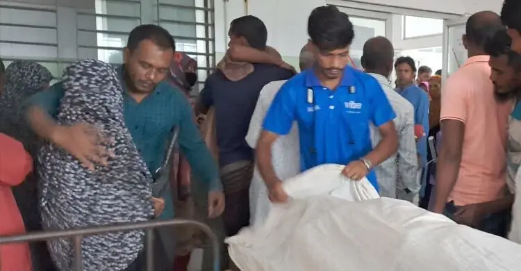 বজ্রপাতে মাঠেই প্রাণ গেলো কৃষকের