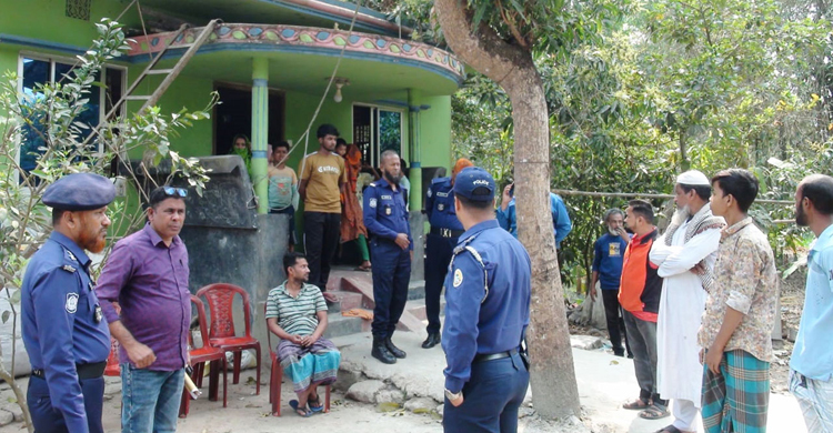 ডাকাতি শেষে কোরআন ছুঁয়ে শপথ করিয়ে ঘটনা গোপন রাখার হুমকি