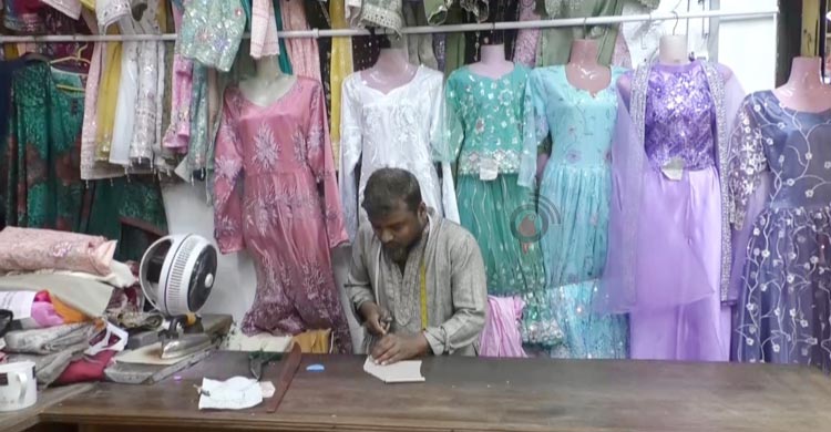 দর্জিপাড়ায় ব্যস্ততা, নির্ঘুম রাত কাটছে কারিগরদের