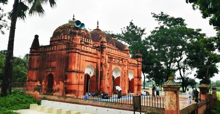 মোগল ঐতিহ্যের সাক্ষী বড় শরিফপুর মসজিদ
