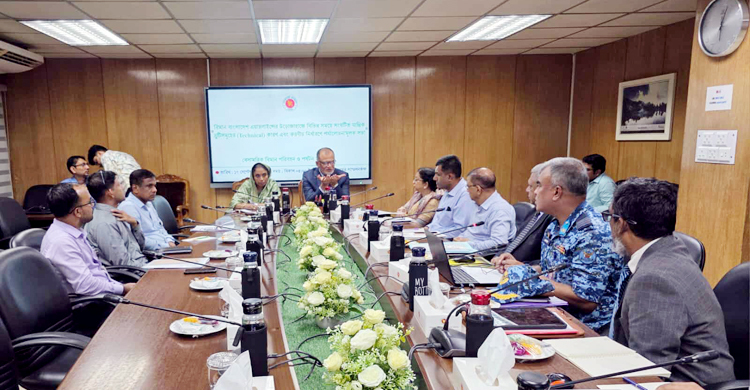 উড়োজাহাজে যান্ত্রিক ত্রুটি নিরসনে কঠোর হওয়ার নির্দেশ উপদেষ্টার