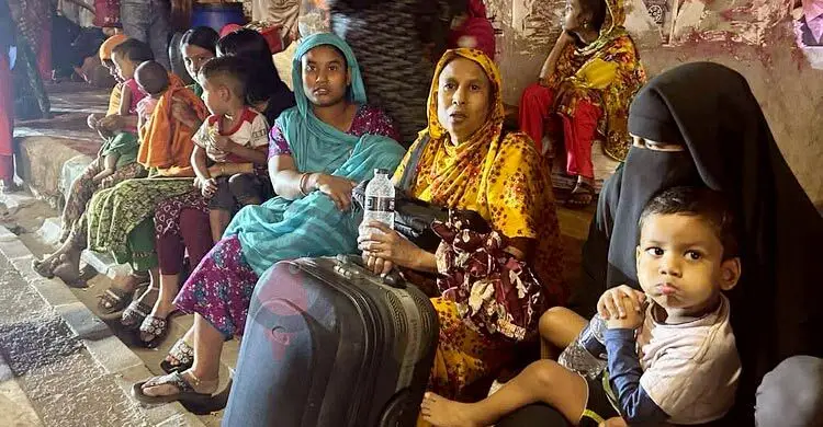 ঘরে ৩ সন্তান রেখে কাজে যান বাবা-মা, ফিরে দেখেন...