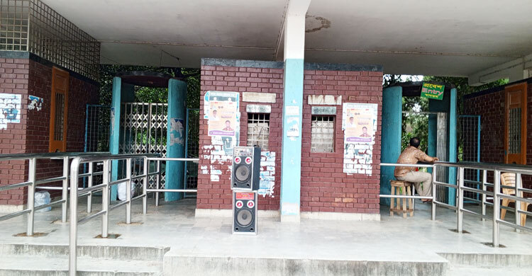 উচ্চস্বরে গান বাজিয়ে বোটানিক্যাল গার্ডেনে দর্শনার্থী টানার চেষ্টা