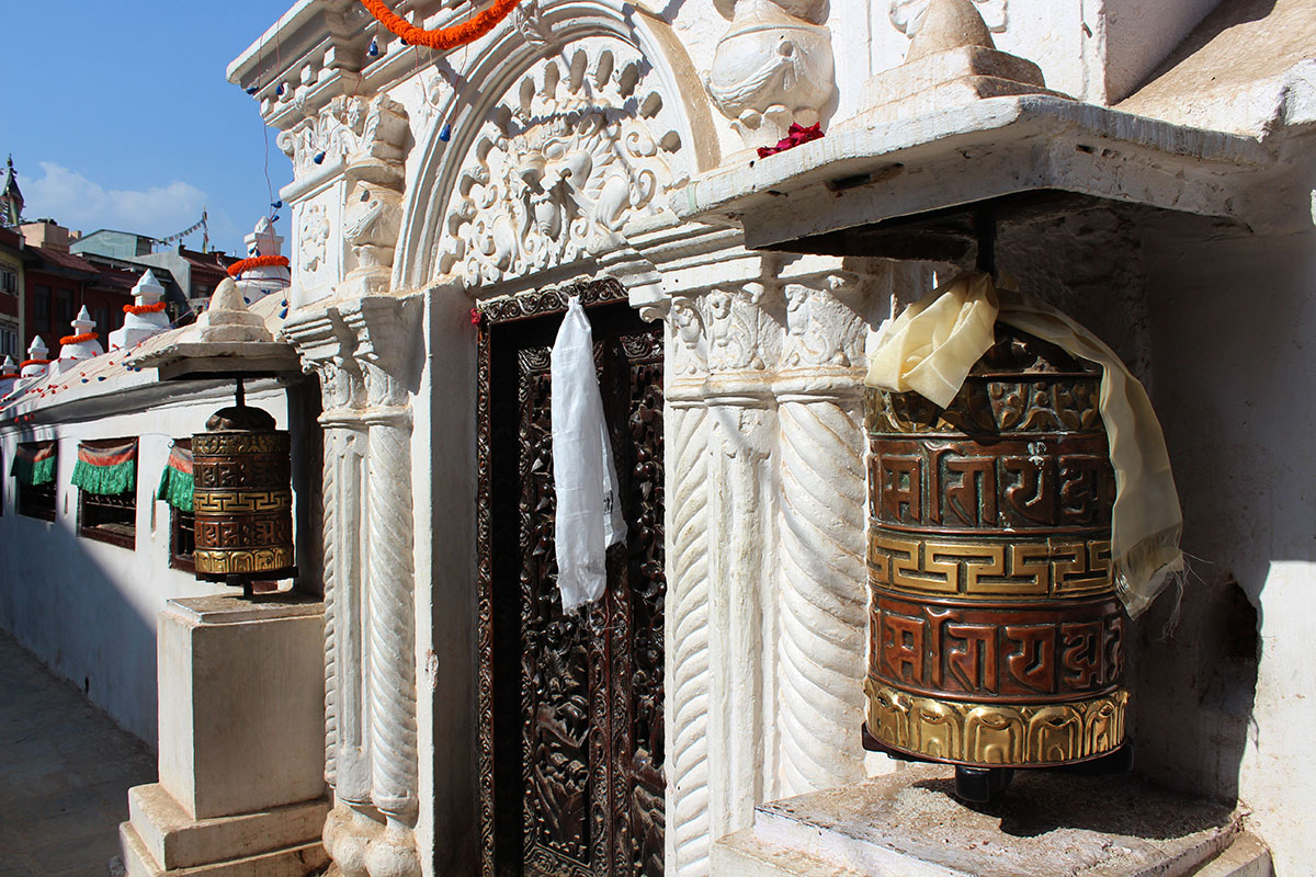 যে মন্দির ঘিরে এক শহর