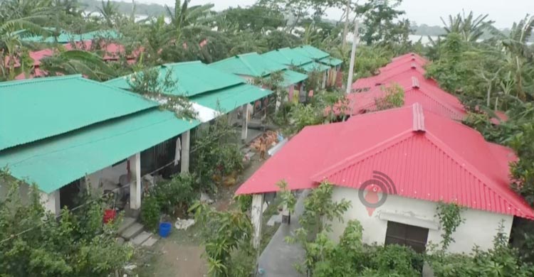 ৫০ হাজারে বিক্রি হচ্ছে আশ্রয়ণ প্রকল্পের ঘর!