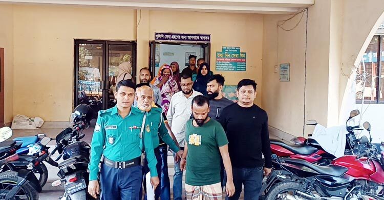 পুলিশ সদস্যের হাত কামড়ে পালালেন গ্রেফতার ছাত্রদল নেতা