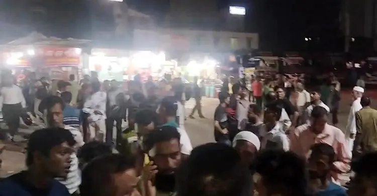 বরিশালে পরিবহন শ্রমিক-শিক্ষার্থী সংঘর্ষ: বাস ভাঙচুর, আহত ২
