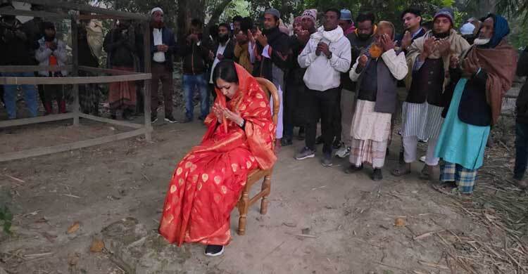 দাদা-দাদির কবর জিয়ারত করে রুমিন ফারহানার নির্বাচনি কার্যক্রম শুরু