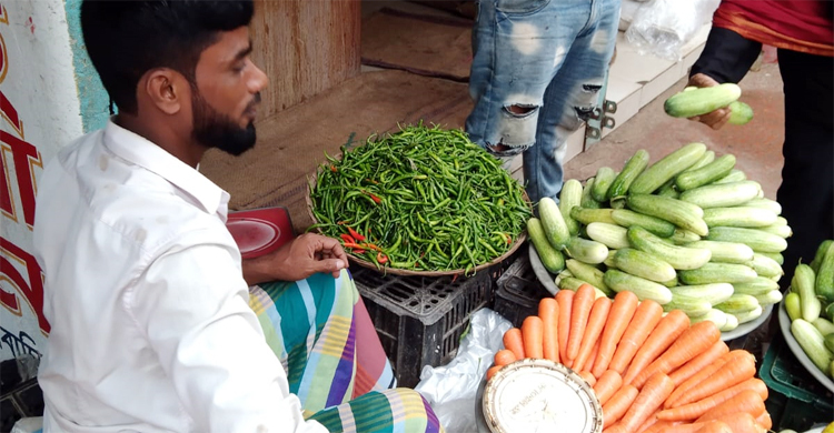 ব্রাহ্মণবাড়িয়ায় কাঁচা মরিচের কেজি ৫০০ টাকা