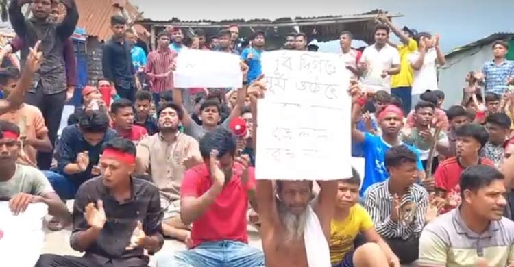 ব্রাহ্মণবাড়িয়ায় বিভিন্ন স্থানে শিক্ষার্থীদের বিক্ষোভ