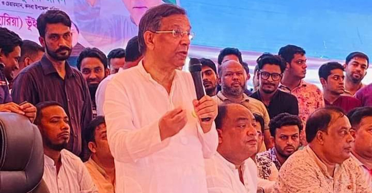 একটা ব্রিজ বানাতে গেলে ছেলের পর খালেদা জিয়াও খেতেন: আইনমন্ত্রী