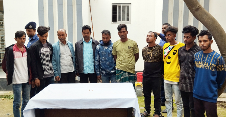 আবাসিক হোটেলে ভাড়ায় থেকে বাসাবাড়িতে চুরি, গ্রেফতার ১০