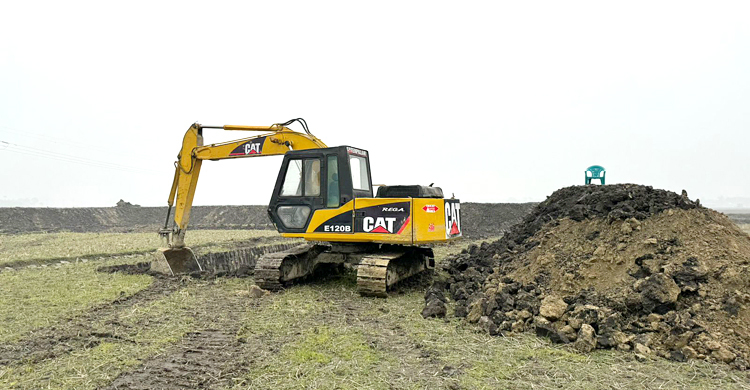 কৃষি জমি থেকে মাটি উত্তোলন, দুই লাখ টাকা জরিমানা