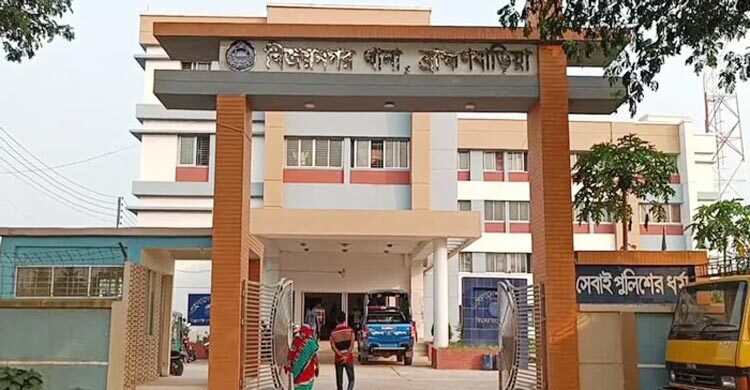 ছেলের বিরুদ্ধে স্কুলছাত্রীকে অপহরণের অভিযোগ, জেলে গেলেন মা