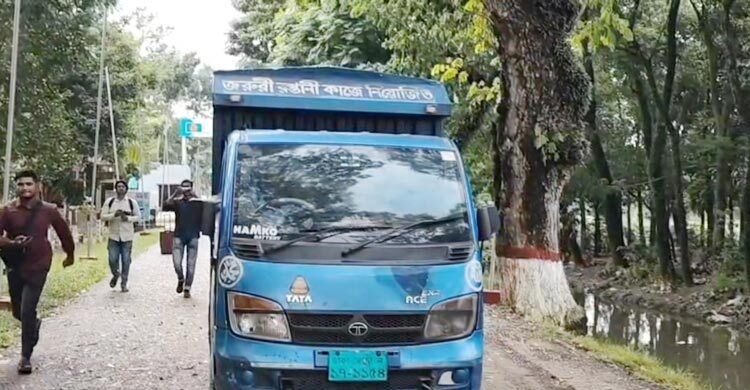 ত্রিপুরার মুখ্যমন্ত্রীর জন্য ৩০০ কেজি আম পাঠালেন প্রধান উপদেষ্টা